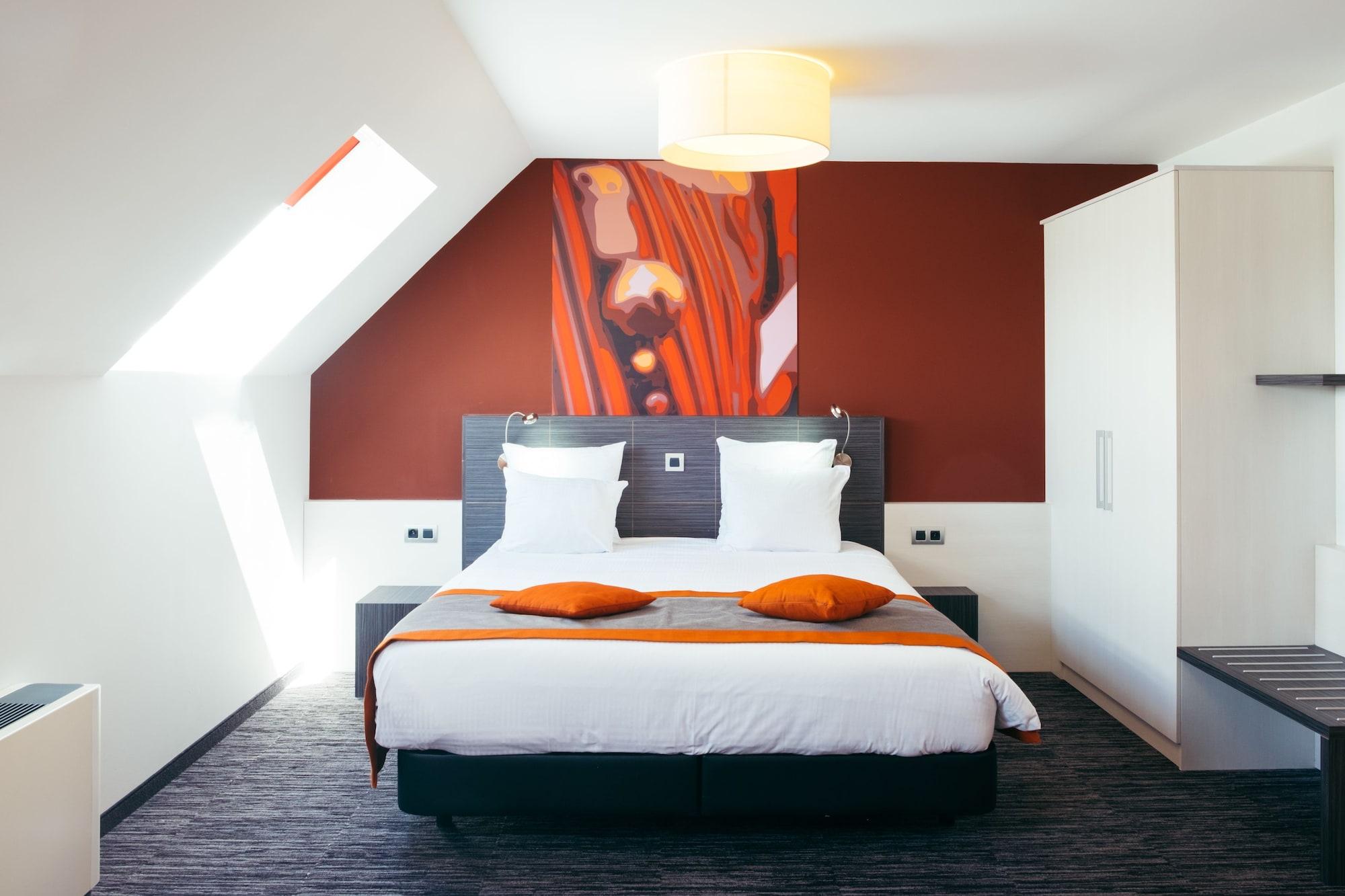 Orange Hotel La Louvière Exteriör bild