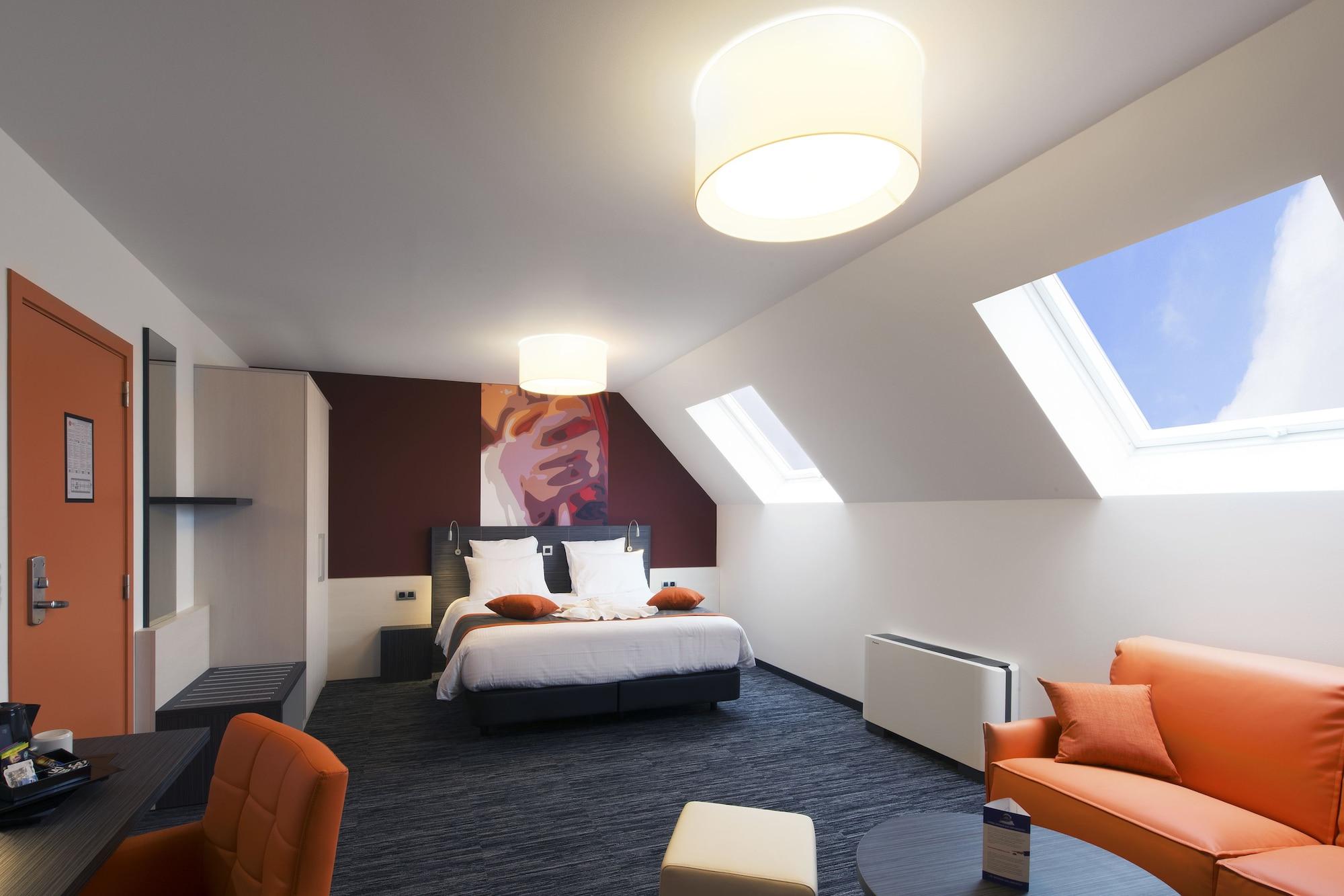 Orange Hotel La Louvière Exteriör bild