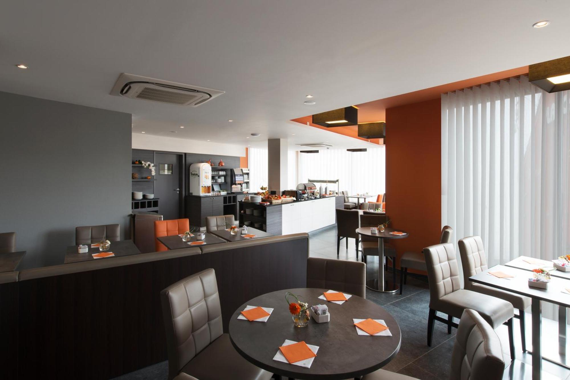 Orange Hotel La Louvière Exteriör bild