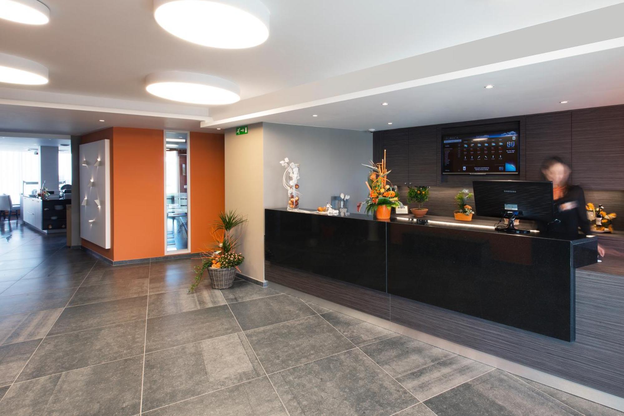 Orange Hotel La Louvière Exteriör bild